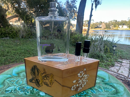 Escentric Molecules Molecule 01 Sample