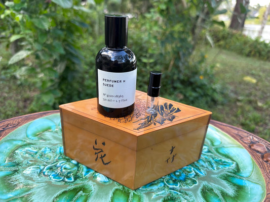 Perfumer H Suede Sample