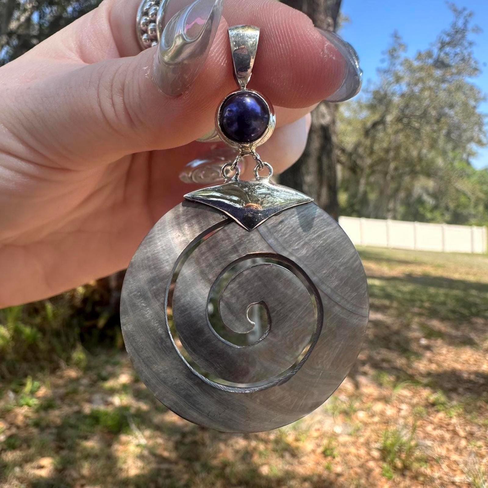 925 Sterling Silver Spiral Mother of Pearl Pendant.