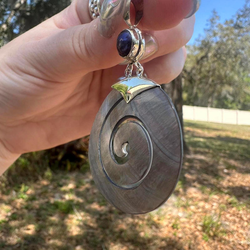 925 Sterling Silver Spiral Mother of Pearl Pendant.
