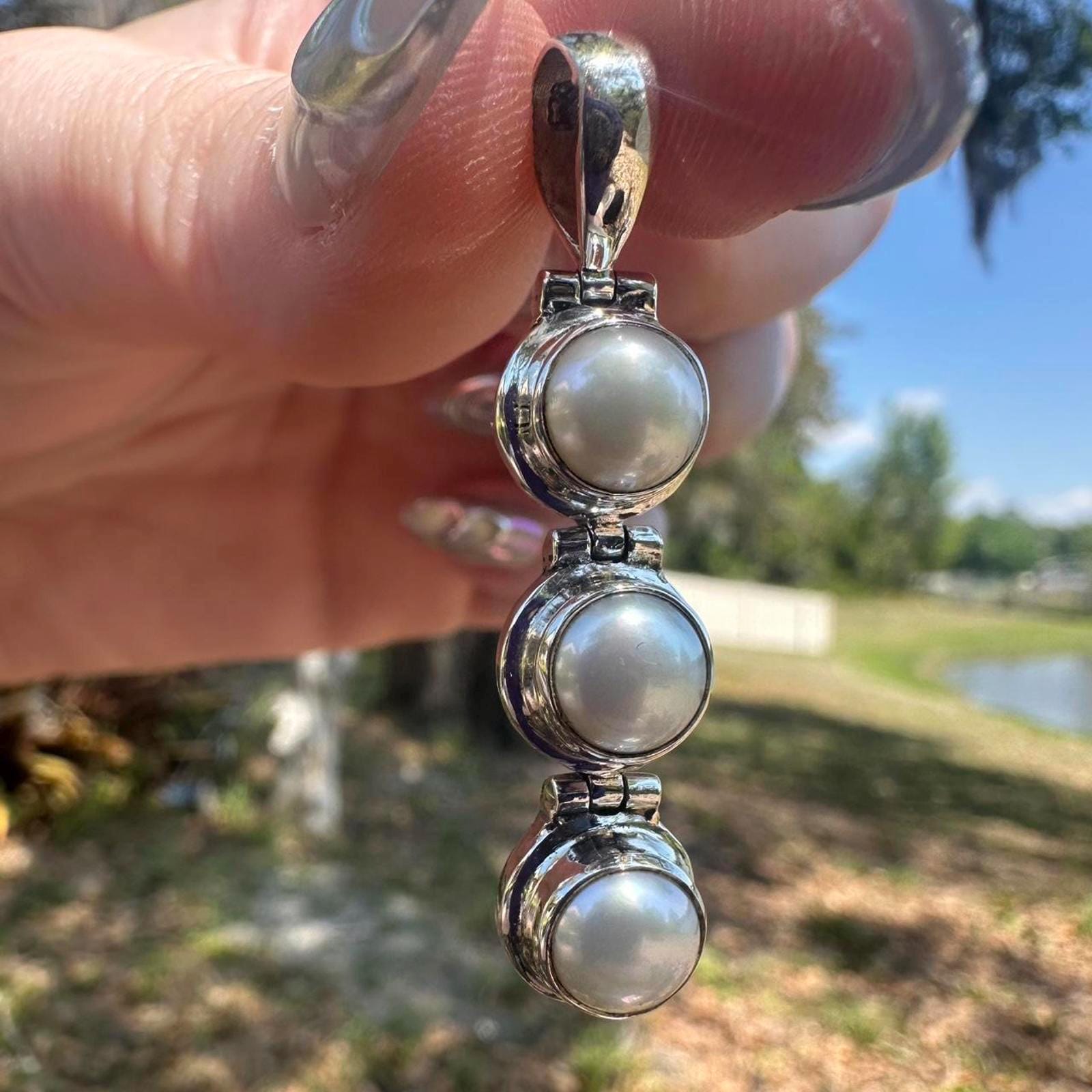 925 Sterling Silver 3 Stone Pearl Pendant