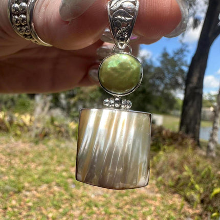 925 Sterling Silver Fresh Water Pearl and Shell Pendant