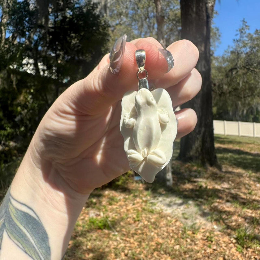 925 Sterling Silver Frog & Leaf Bone Pendant.