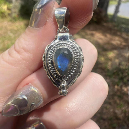 925 Sterling Silver Labradorite Poison Box Pedant