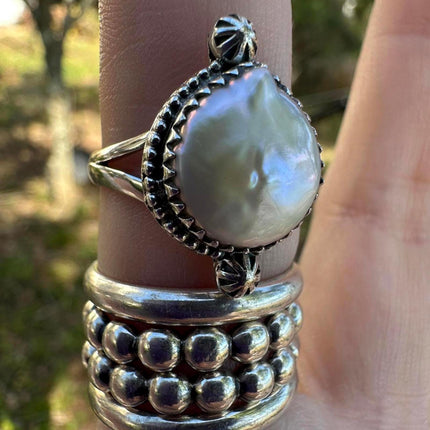925 Sterling Silver Mother of Pearl Ring Size 8.5