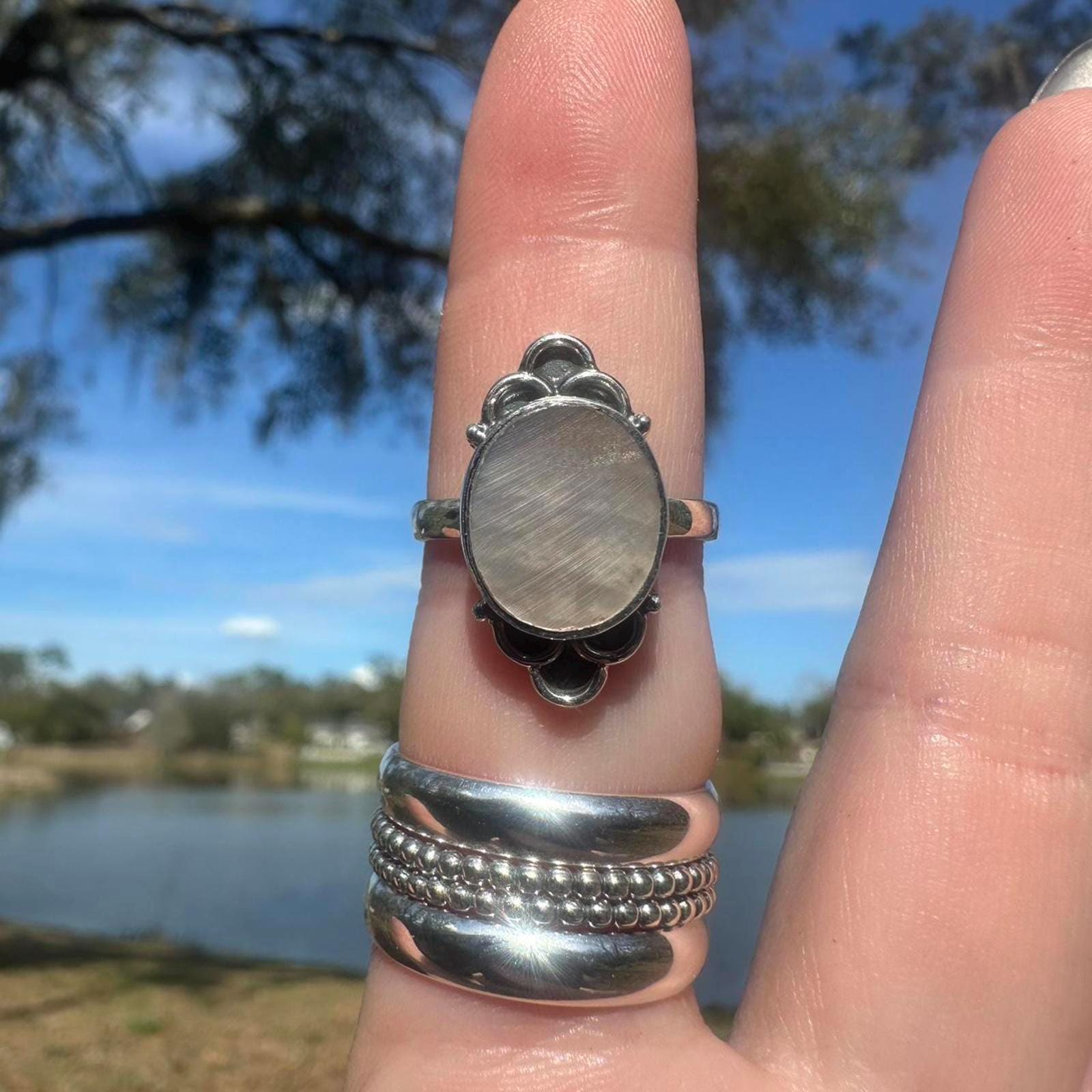 Sterling Silver Mother of Pearl Ring Size 7.5