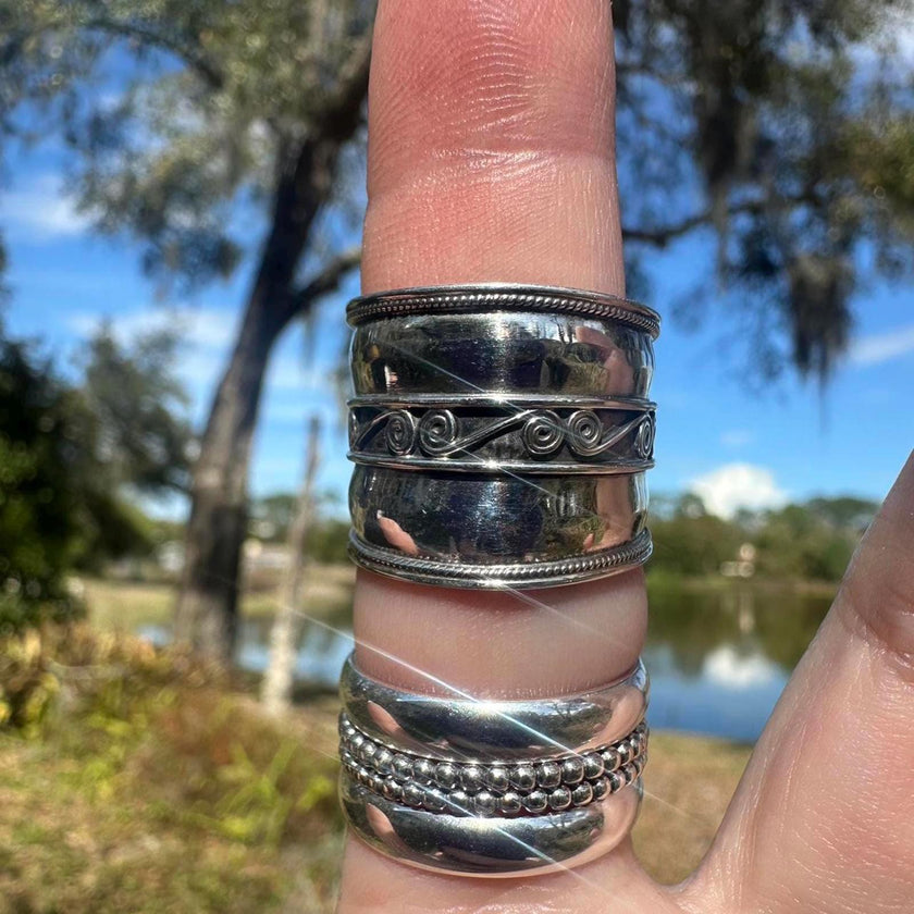 Sterling Silver Cigar Band Style Spiral Detail Ring Size 9
