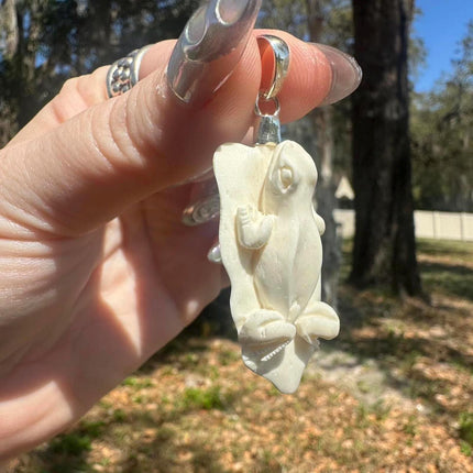 925 Sterling Silver Frog & Leaf Bone Pendant.
