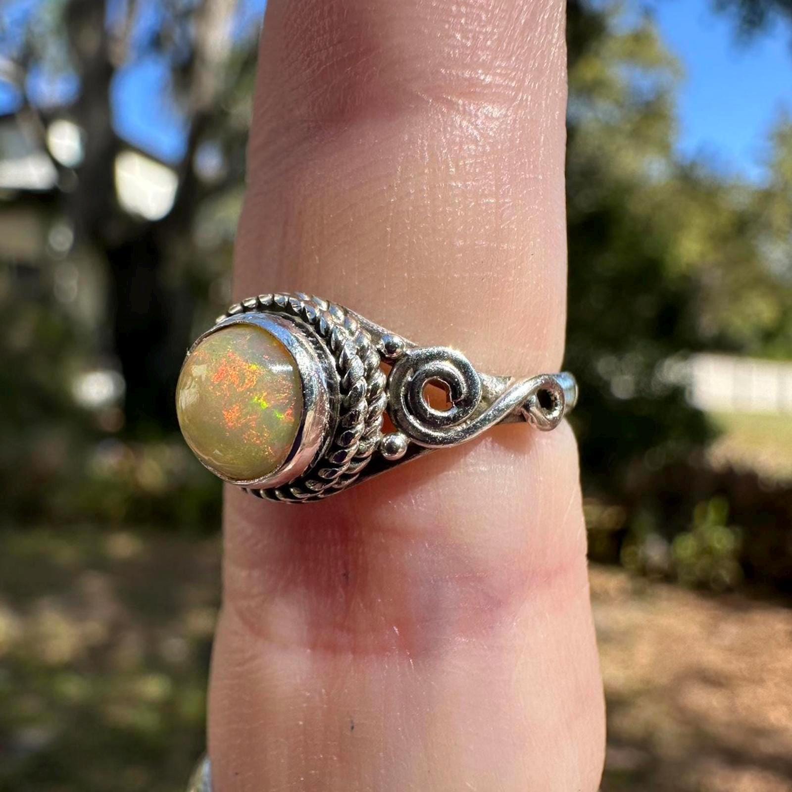 925 Sterling Silver Ethiopian Opal w/ Spiral Detail Ring Size 5