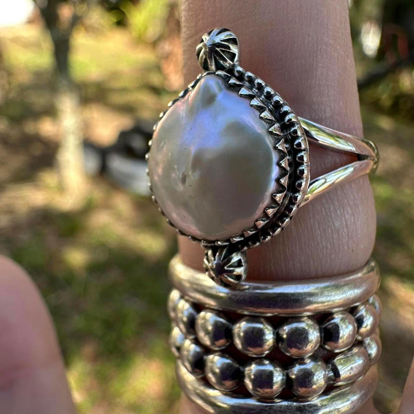 925 Sterling Silver Mother of Pearl Ring Size 8.5