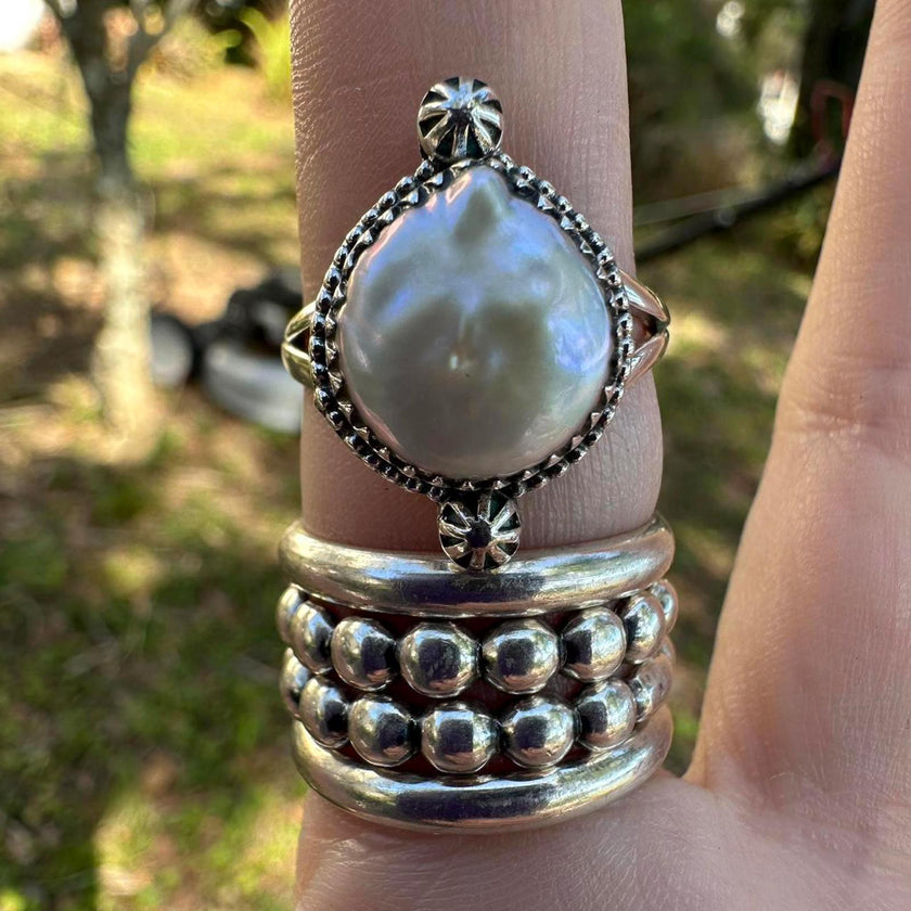 925 Sterling Silver Mother of Pearl Ring Size 8.5